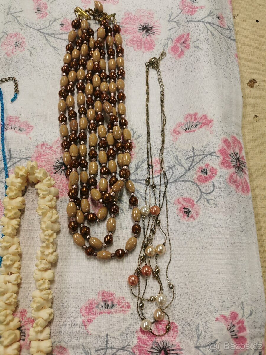 Retro bižuterie. - 6