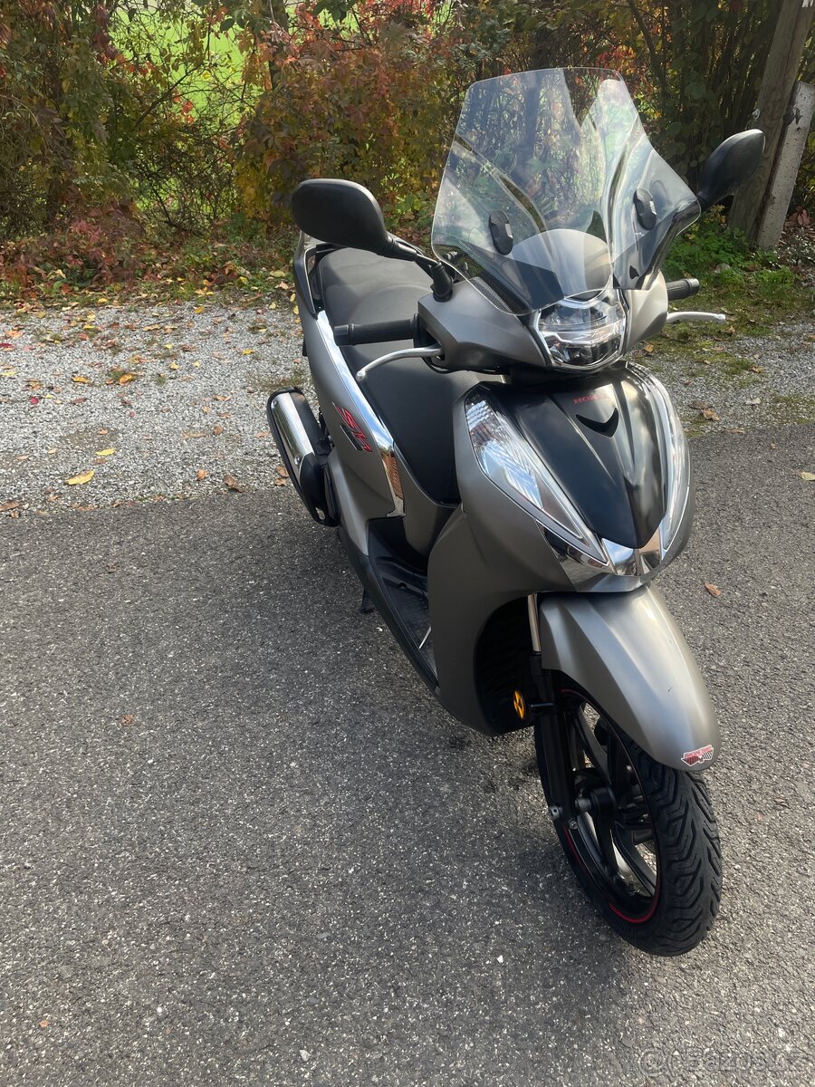 Honda SH 300 i ABS zamluveno do 7.12. - 6