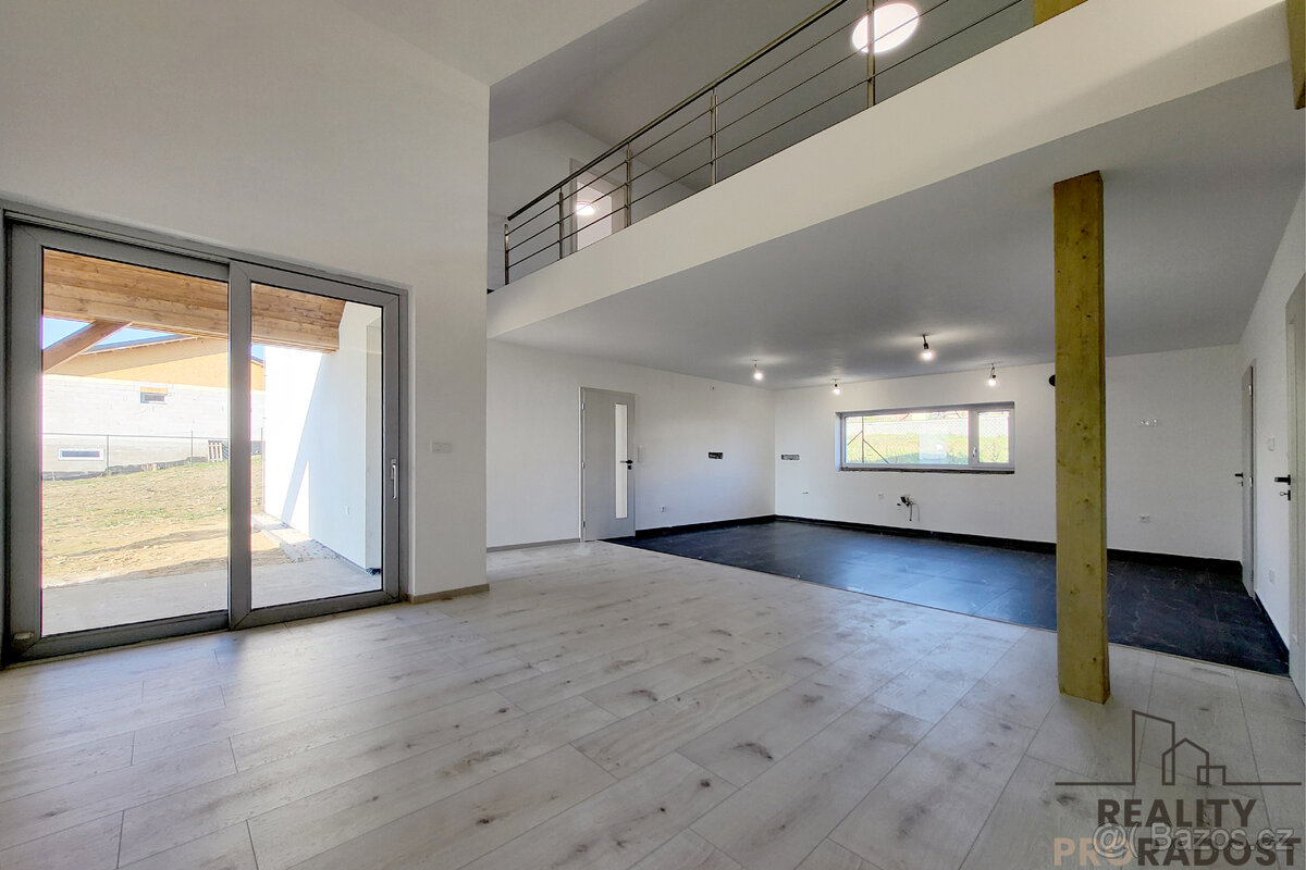 Prodej moderní novostavby domu 5+kk s garáží a pozemkem 958 - 6