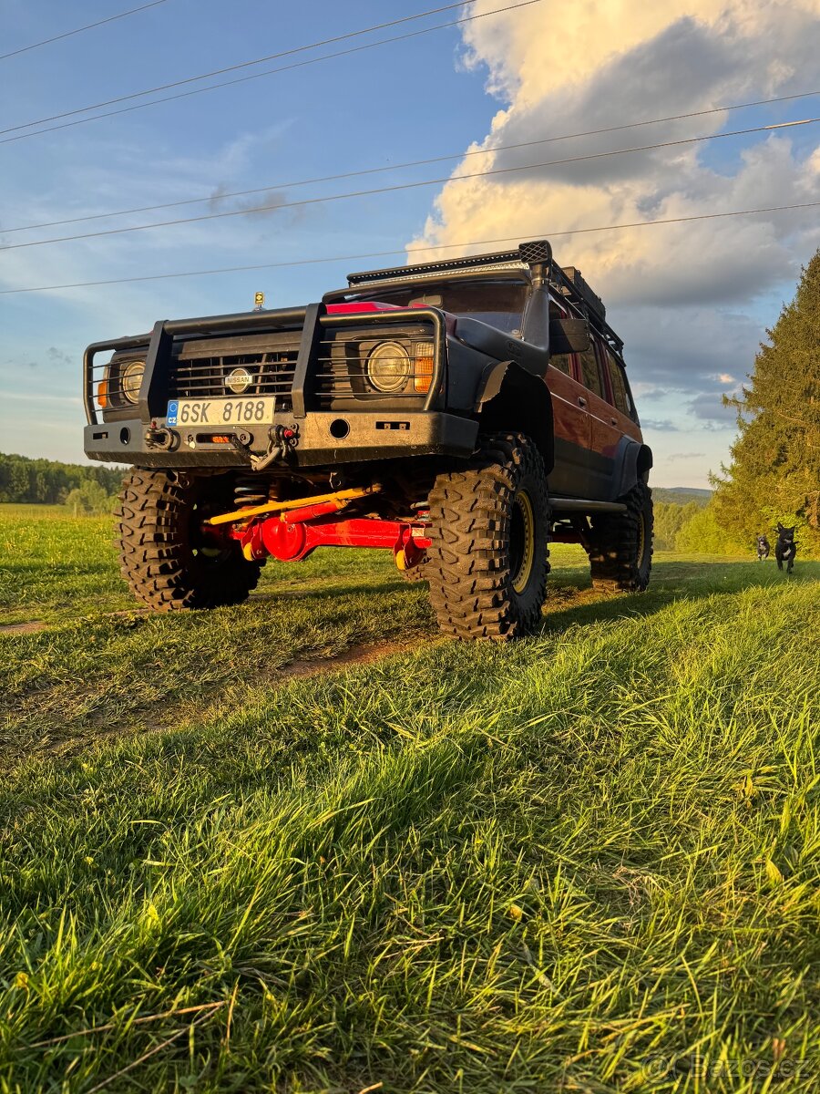 Nissan Patrol Y60 4.0 V8 - 6