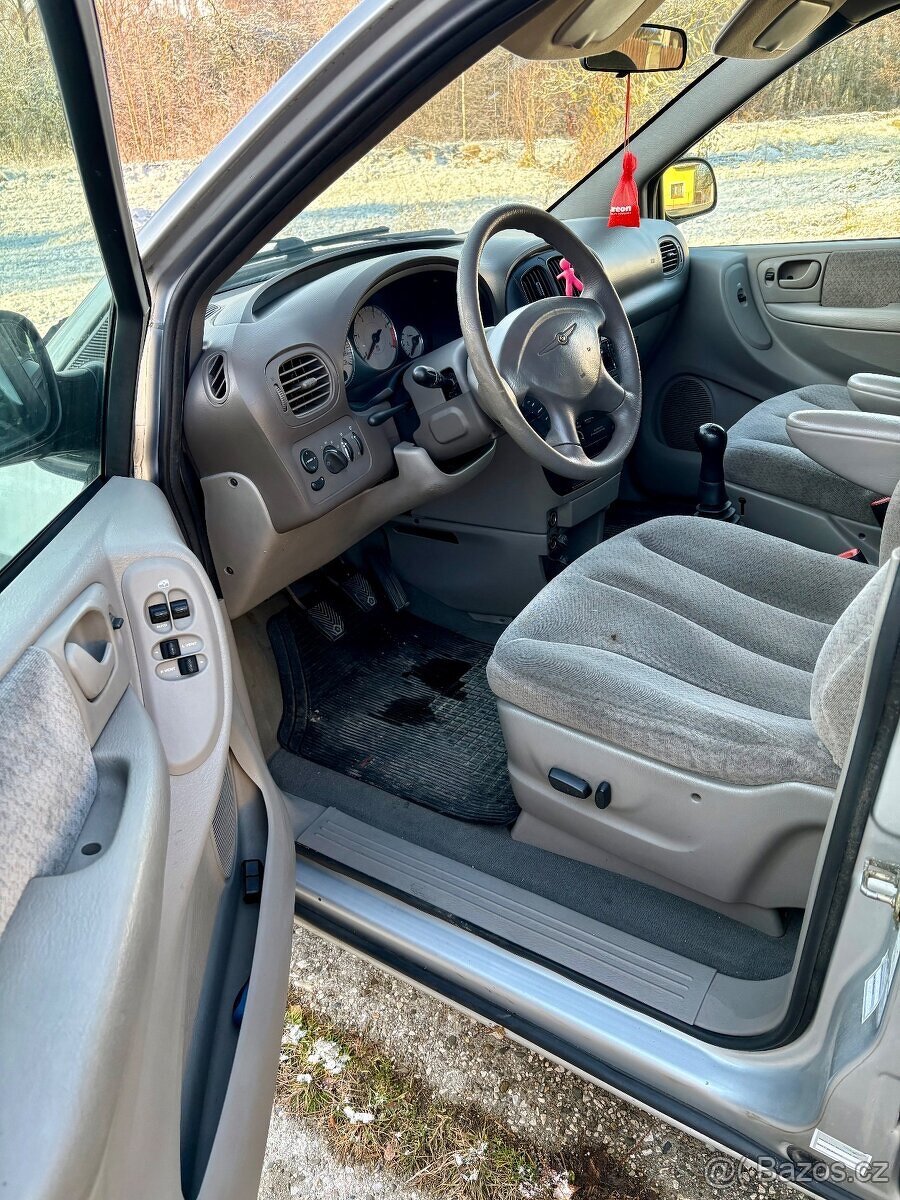 Chrysler Grand Voyager 2,5 CRD - 6