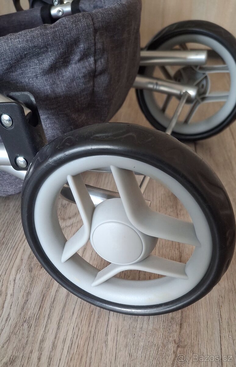 Kočárek pro panenky - 6