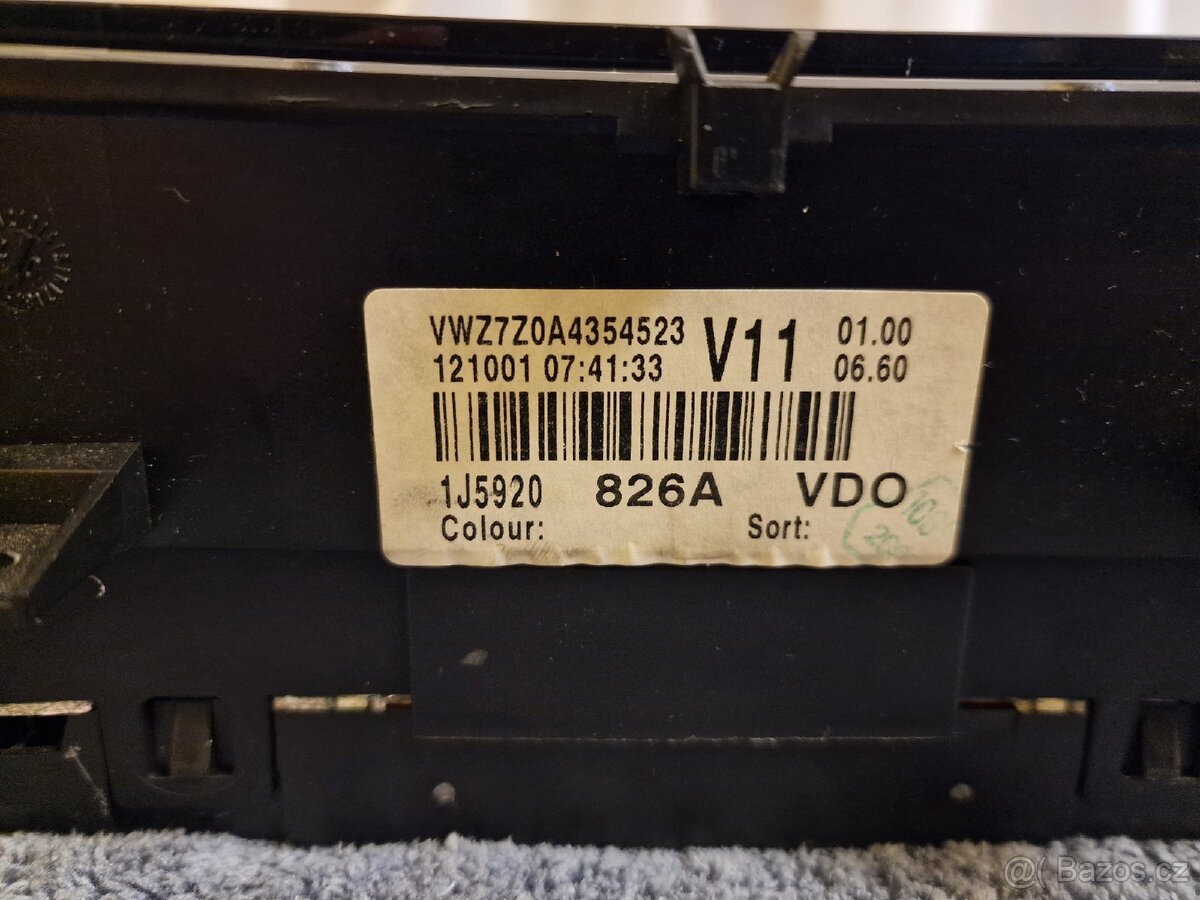 Golf 4 budíky barevný maxidot - 6