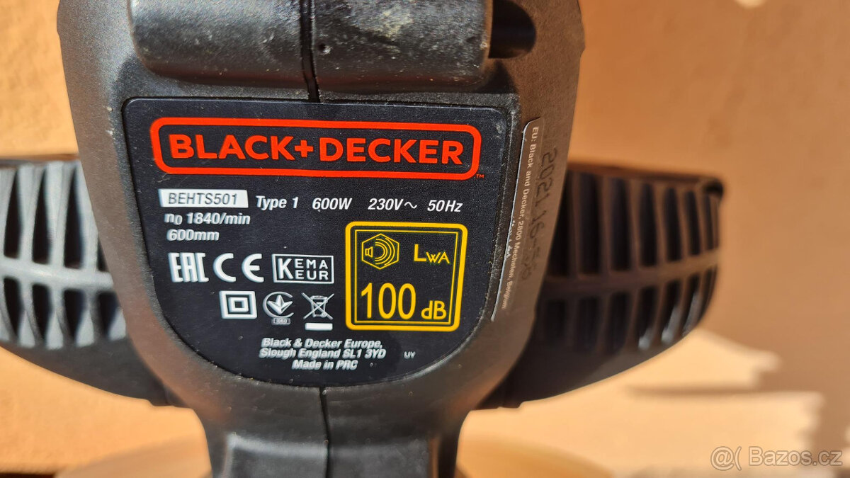 Nůžky na živý plot zn.Black & Decker - 6