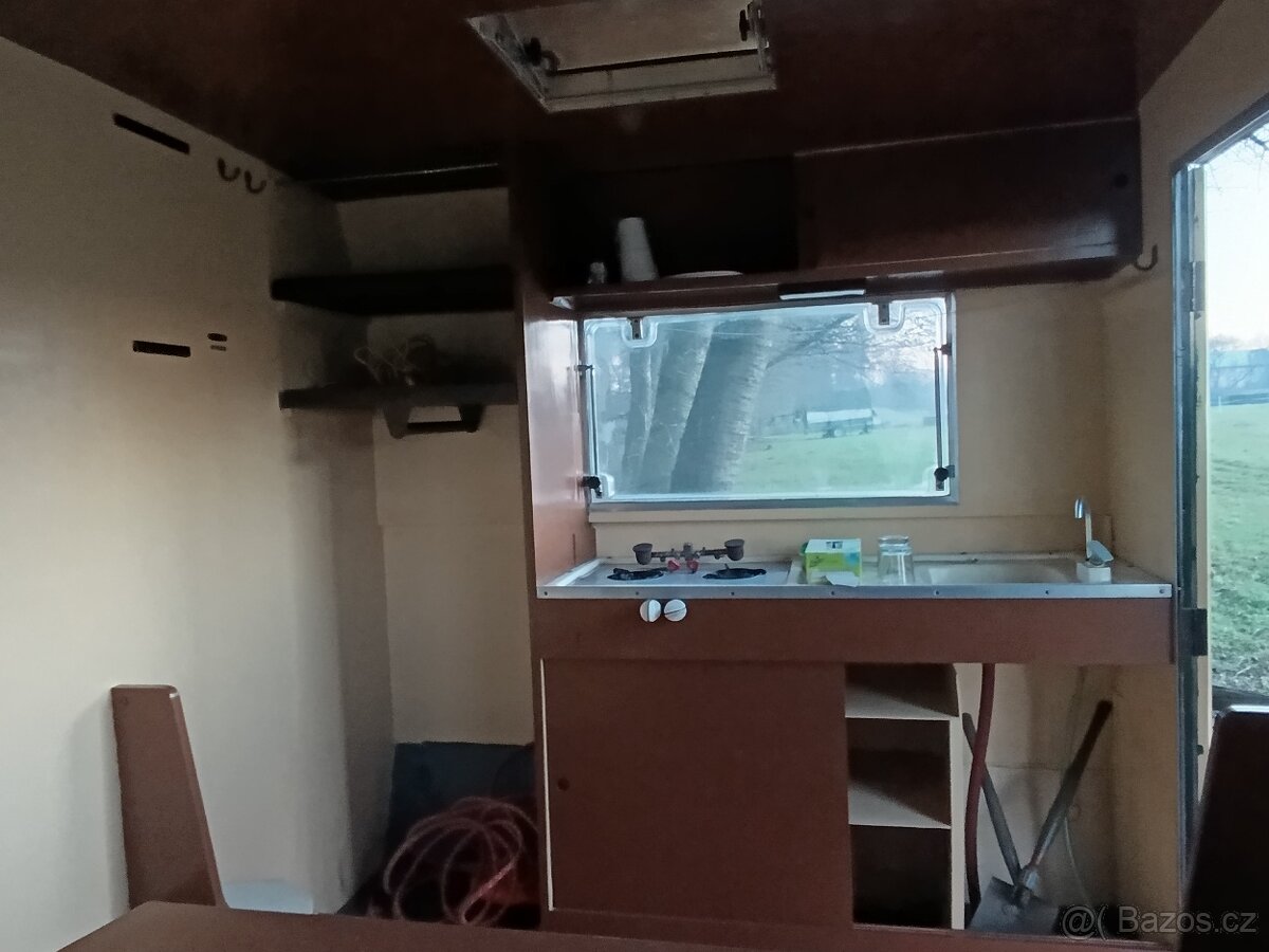Karavan Racek 300 - 6