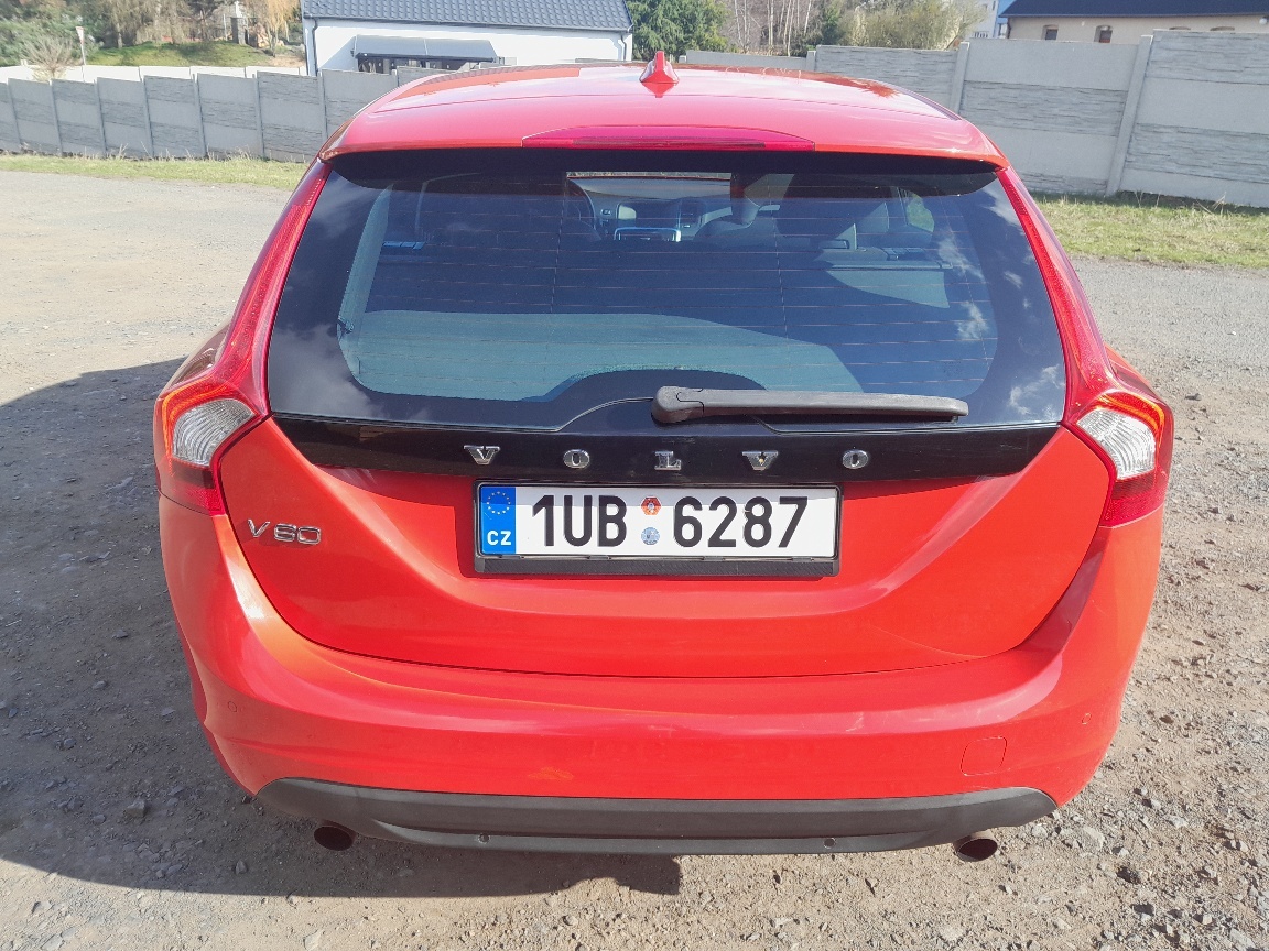PRODÁM VOLVO V60 - 6