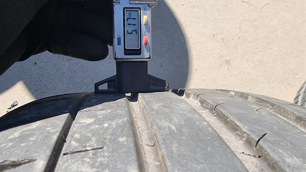 Letní pneu 255/40/20 Michelin - 6