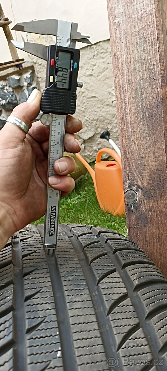 prodám 1 kus zimní pneu Tomket 245/40R18-015 - 6