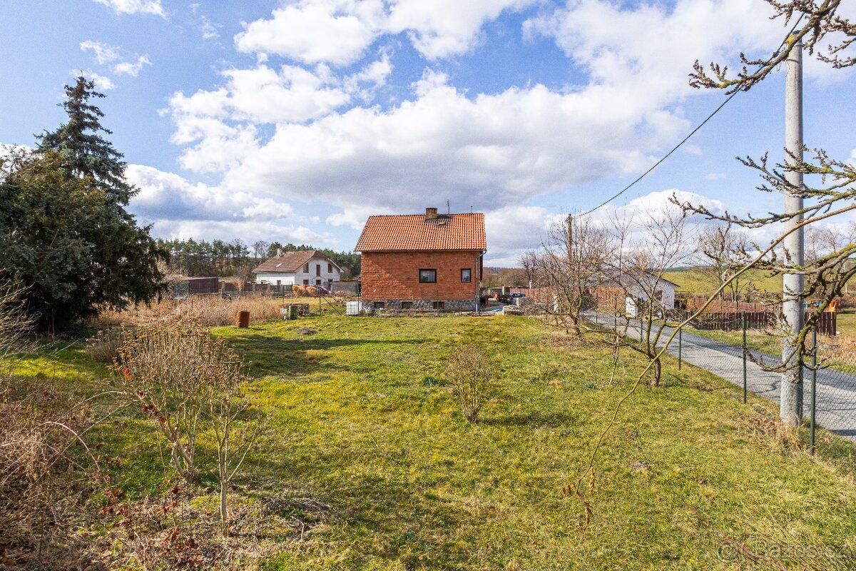 Prodej stavebního pozemku 946 m² Páleč - 6