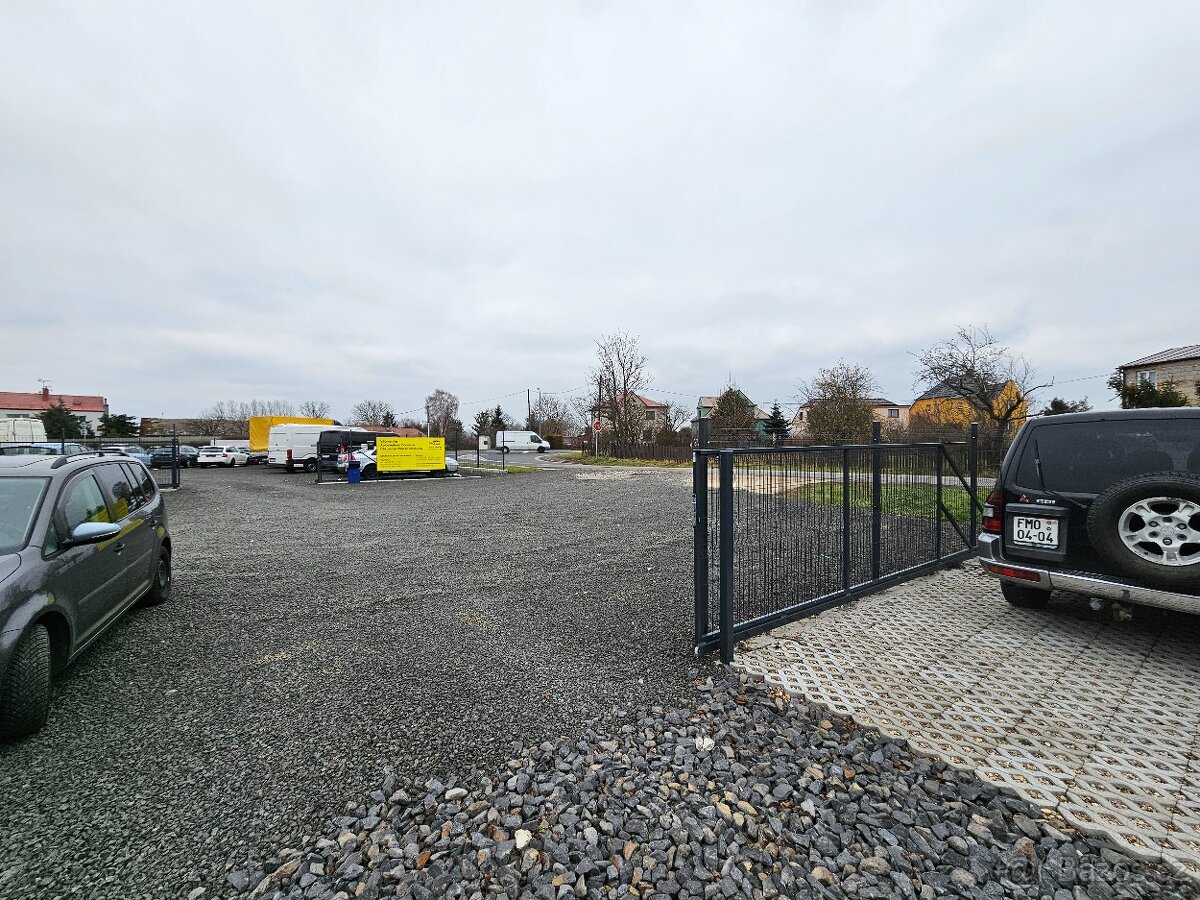 Nabízíme na pronájmem pozemek vhodný na autobazar, parkování - 6