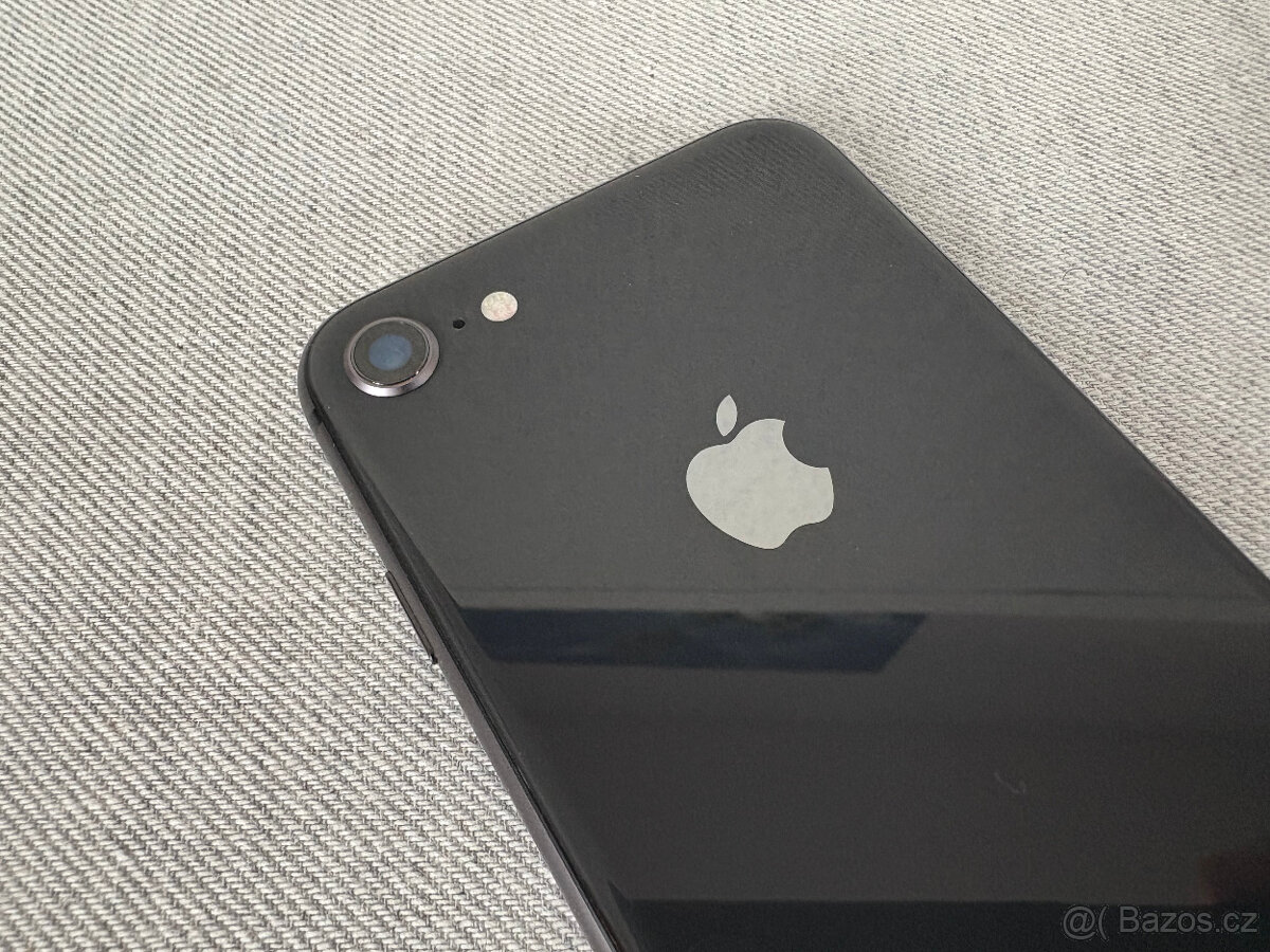 iPhone 8 256GB vesmírně šedý s původní neměněnou baterií 73% - 6