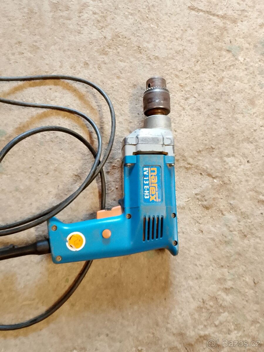 vrtačky a vibrační bruska - 6