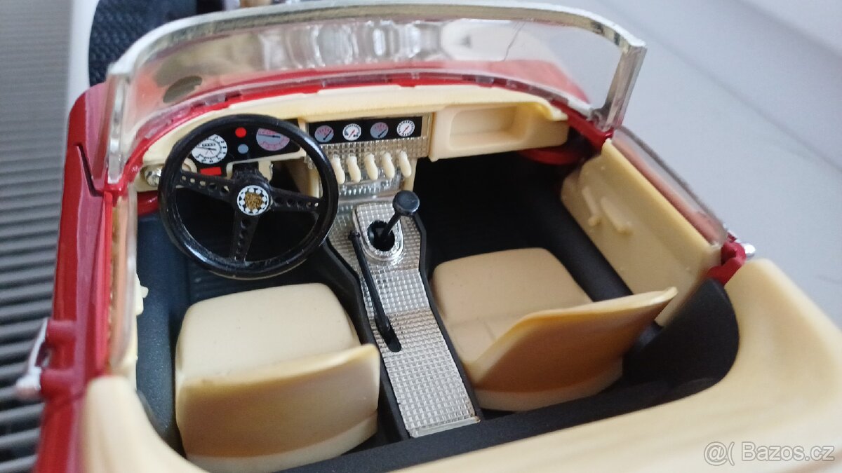 Jaguar E type cabrio Bburago 1:18 - 6