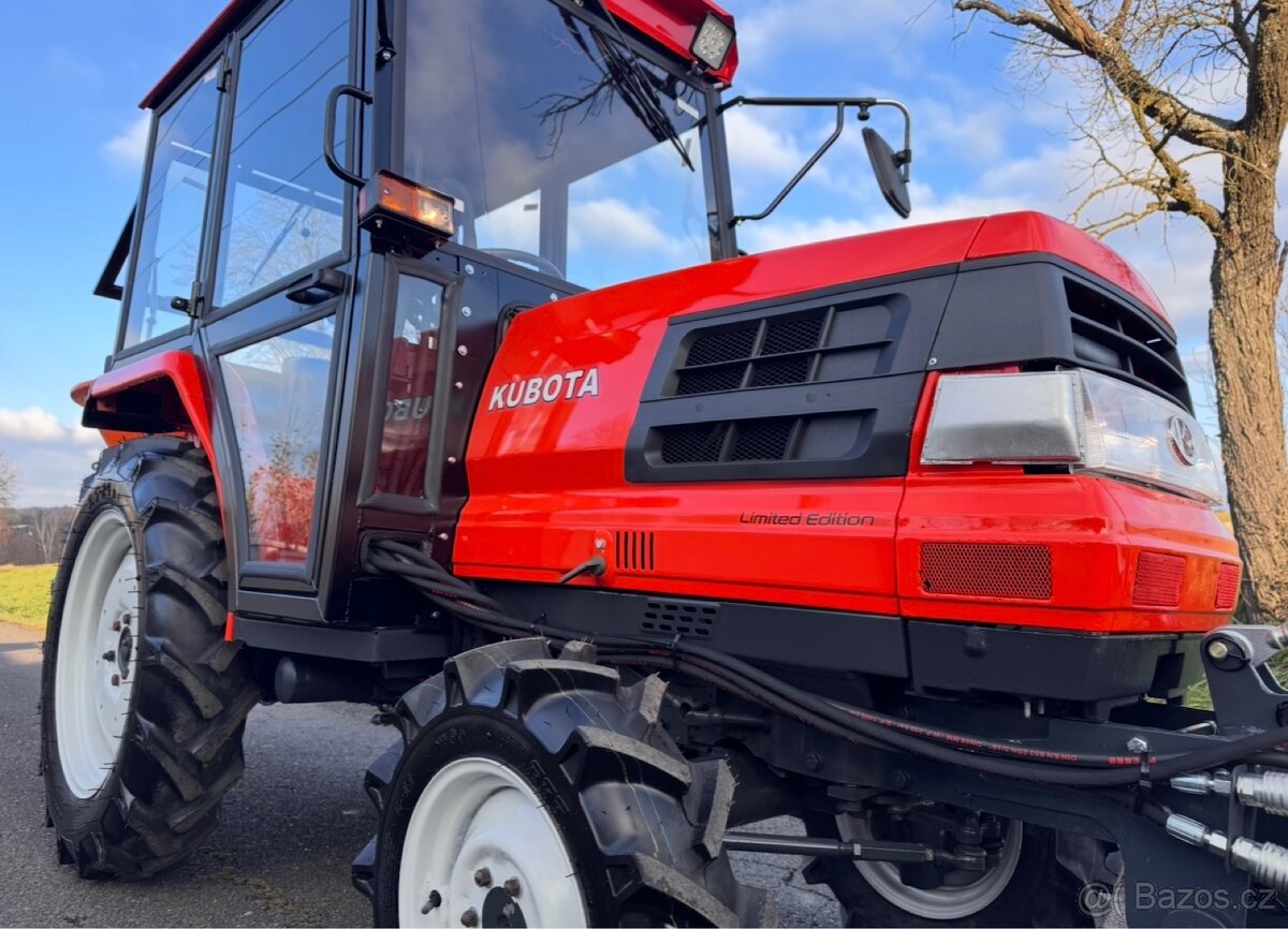 Japonský traktor KUBOTA GL 21 Diesel motor 3 válec, 21HP - 6
