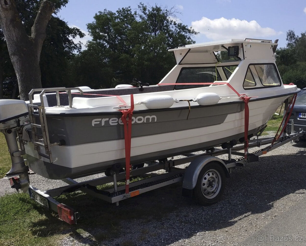 Motorová loď + přívěsný vozík - 6