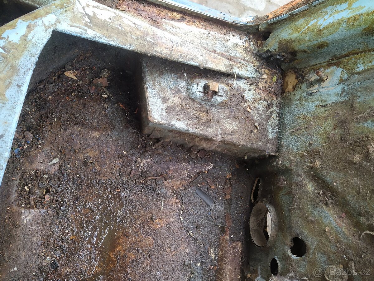 Skelet Škoda 100 110 - 6