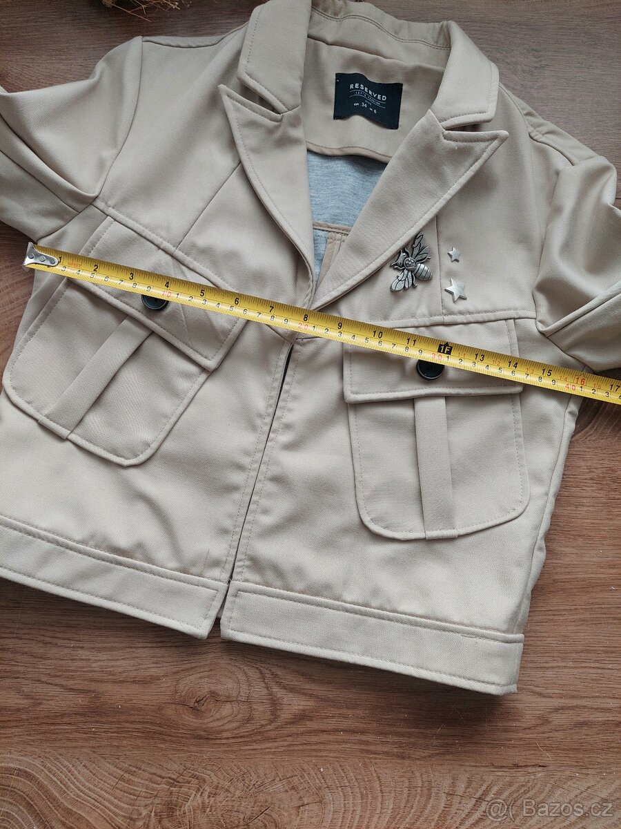 Vel. XS/S Reserved béžová crop bunda s kapsami - 6