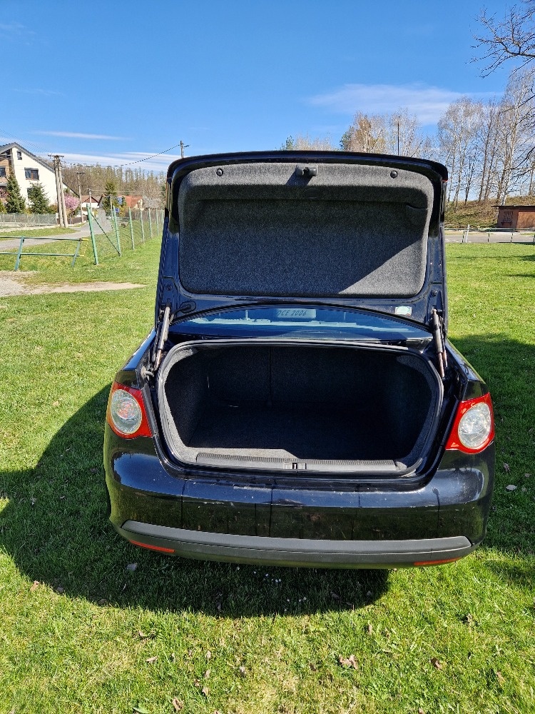 Prodám VW Jetta 1,6 - 6