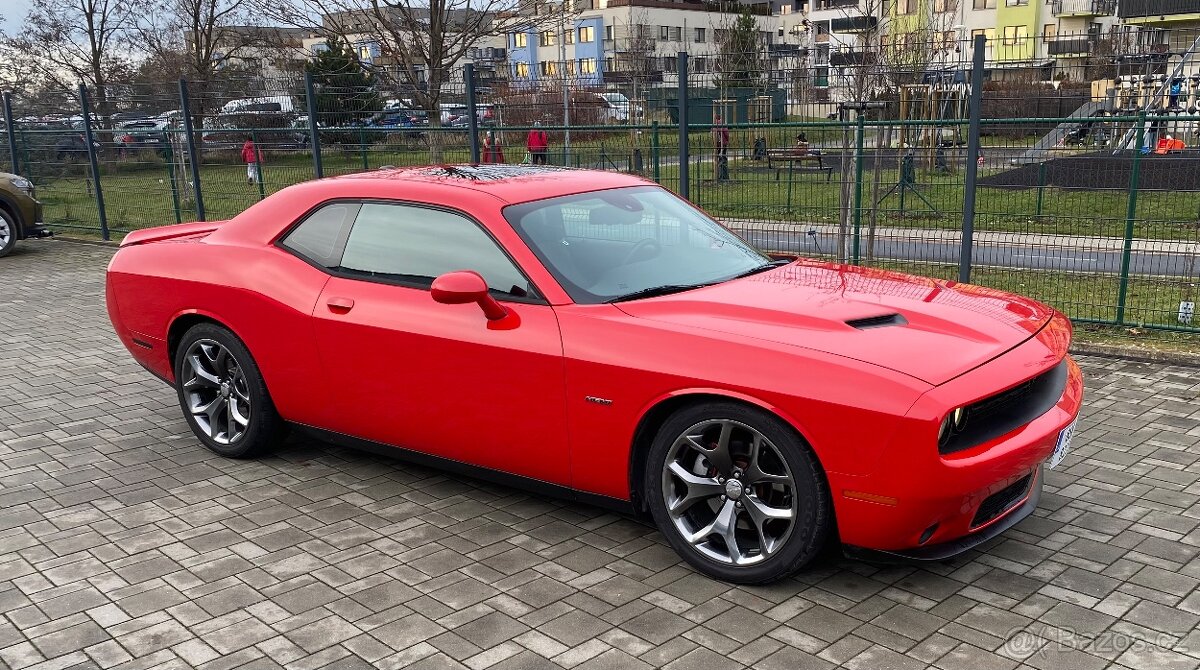 Dodge Challenger V8 manuál - 6