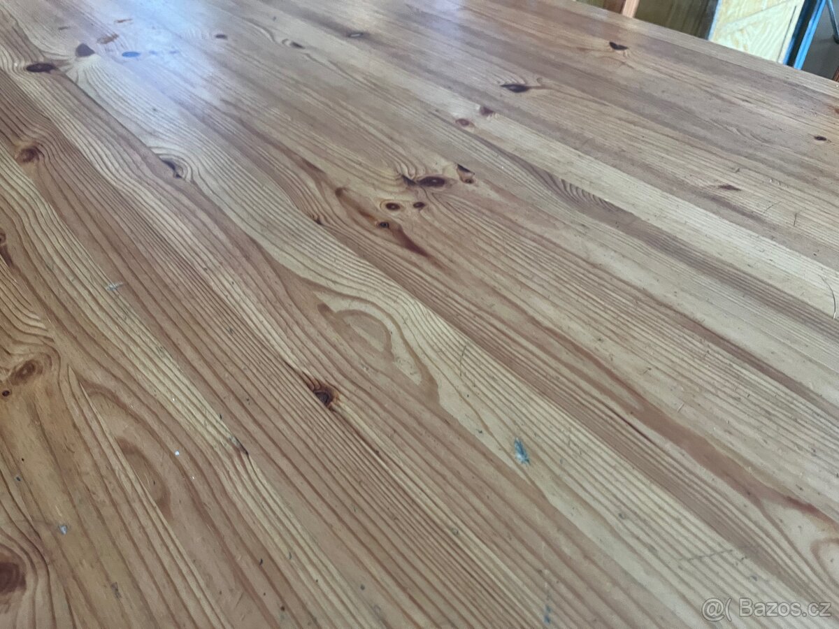 Jídelní stůl se židlemi - 6