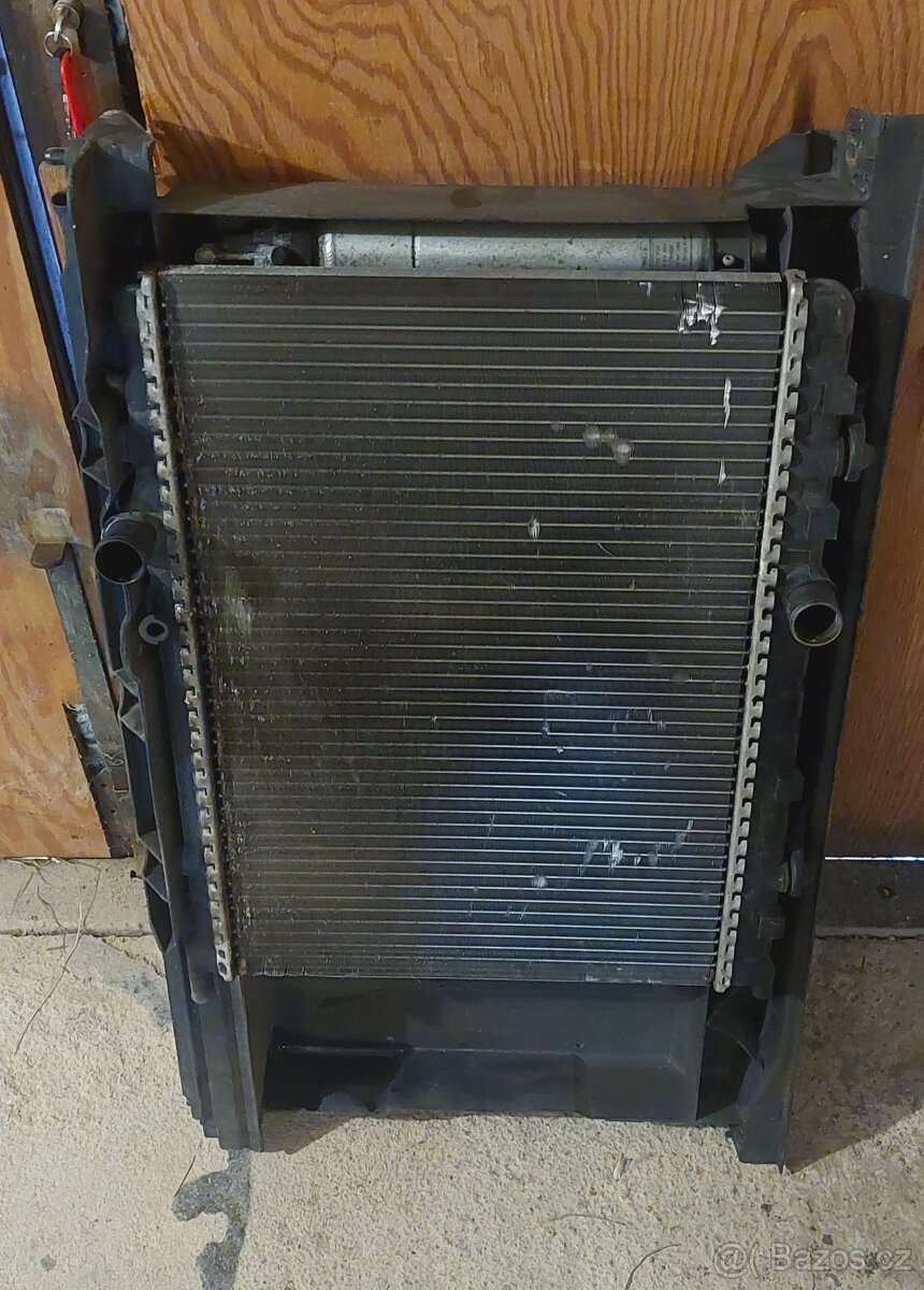 Peugeot 307 kompletní chladičová stěna včetně chladičů. - 6