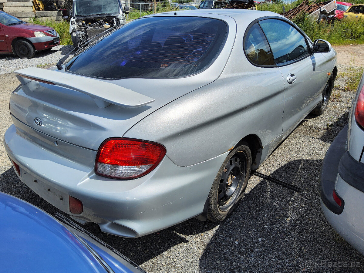 Hyundai Coupe 2,0 16V 2003, 101kW - jen dily - 6