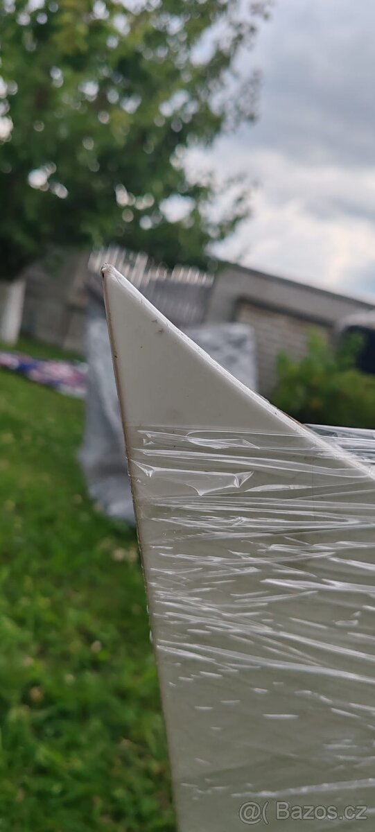 Zadní nárazník Toyota Prius plus - 6