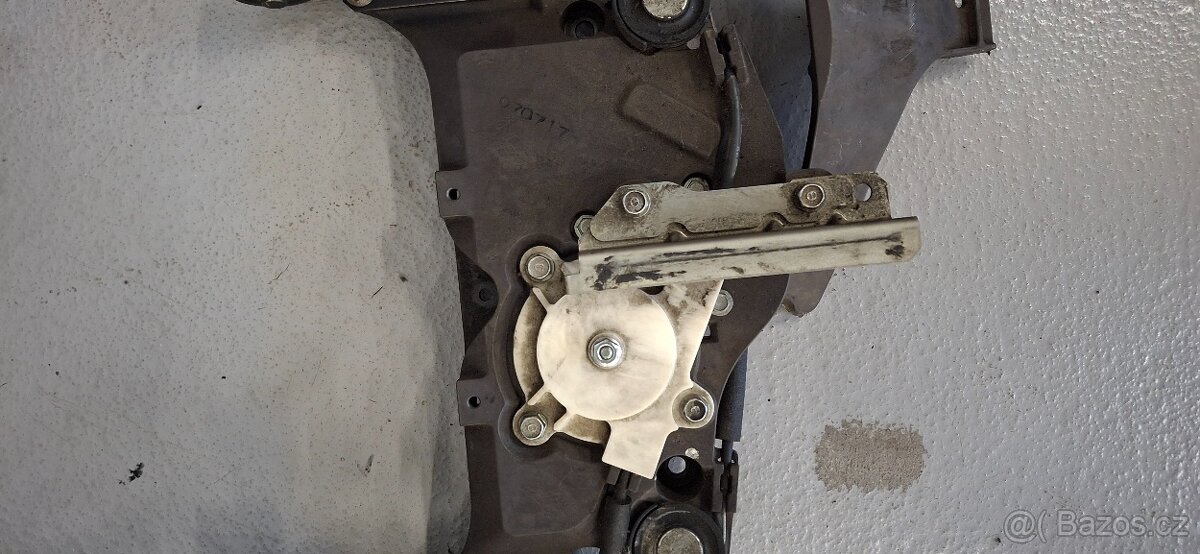 Části kapotáže Kawasaki GTR 1400 - 6