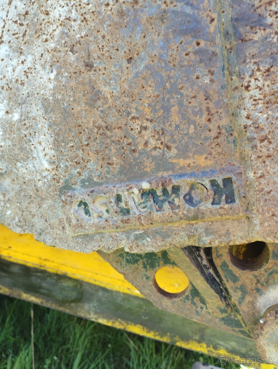 Predám traktorbager Komatsu WB 93R - 6