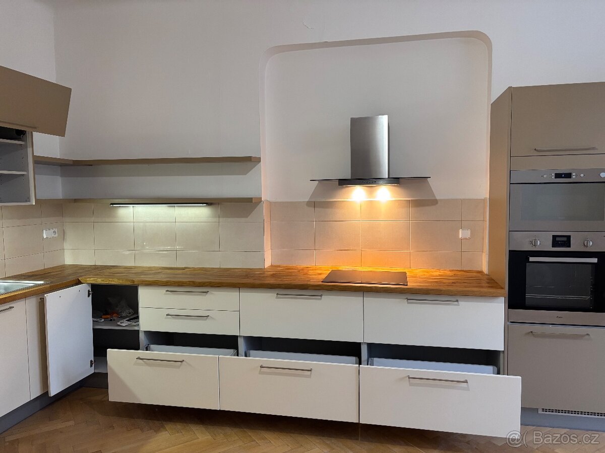 Designová kuchyňská linka zhotovená truhlářem na míru - 6