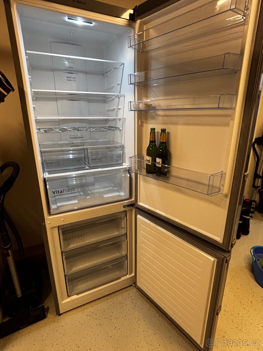 Lednice s mrazákem Bosch 330+108 l - 6