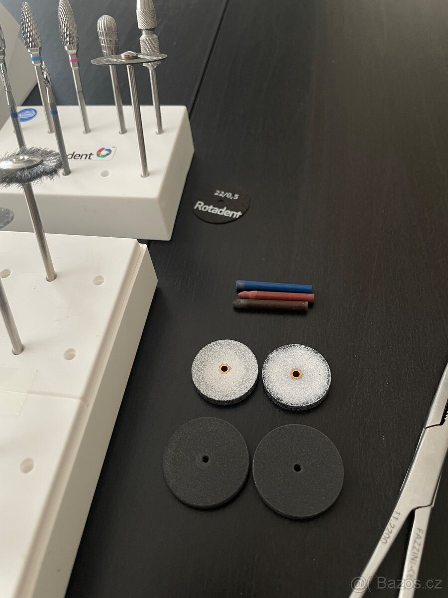Stomatologické vybavení + termonůž - 6