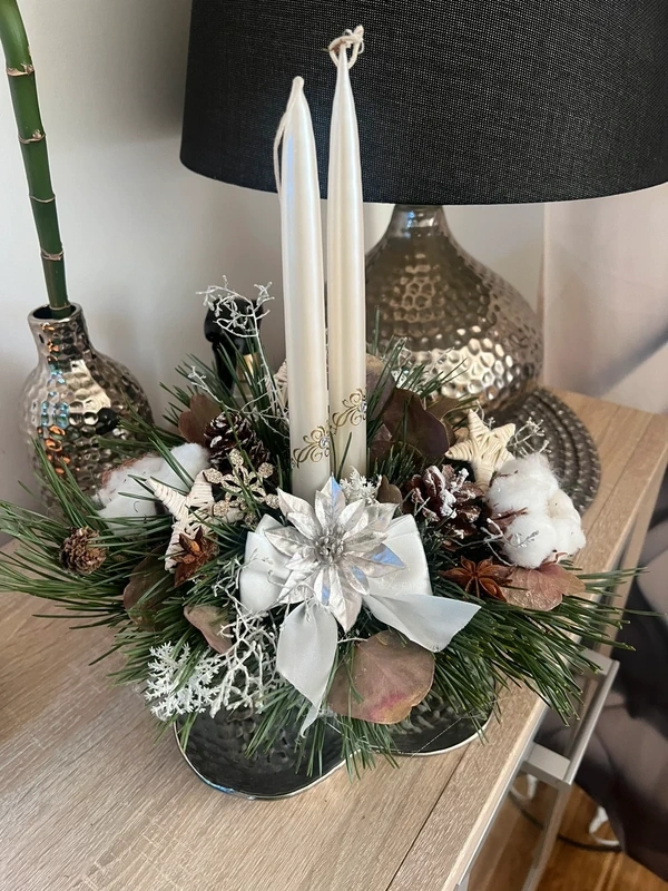 Vánoční svícen s konickou svíčkou na prodej - 6