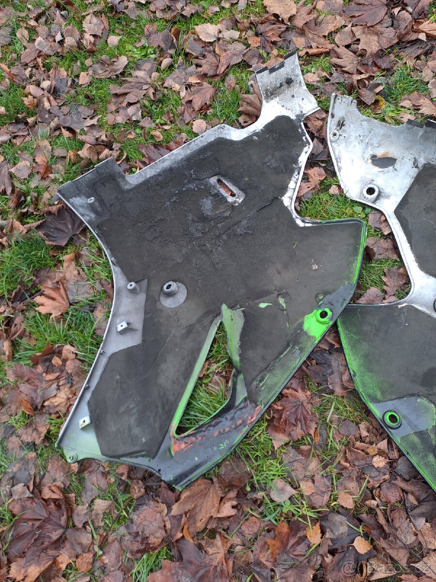 Boční kapoty Kawasaki ZXR 750J - 6