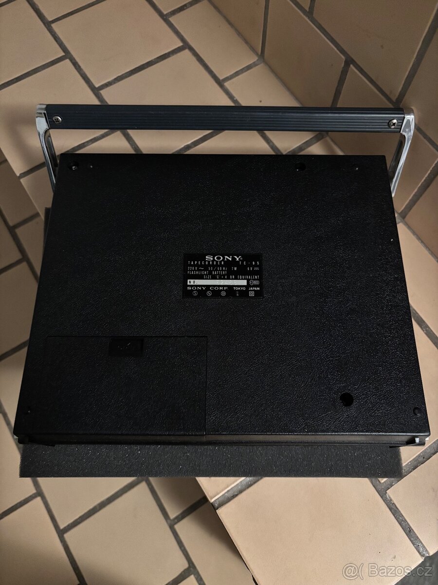 SONY. Kazetový magnetofon - 6