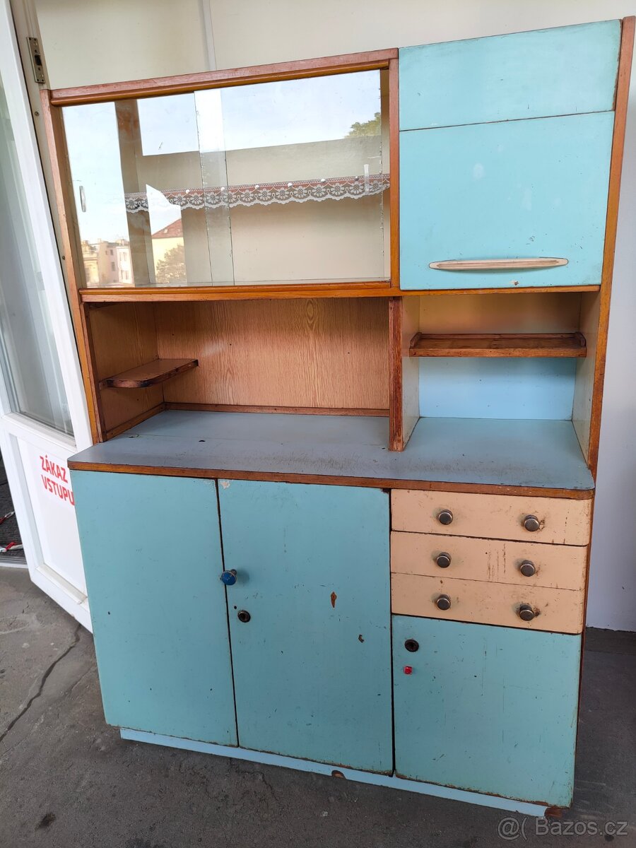 STAROŽITNÝ NÁBYTEK - 6