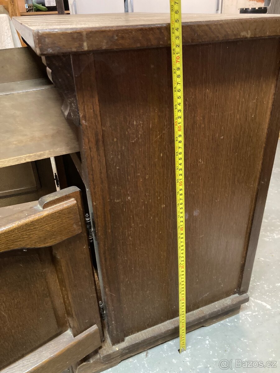 Starožitný nábytek (skříňka) - 6