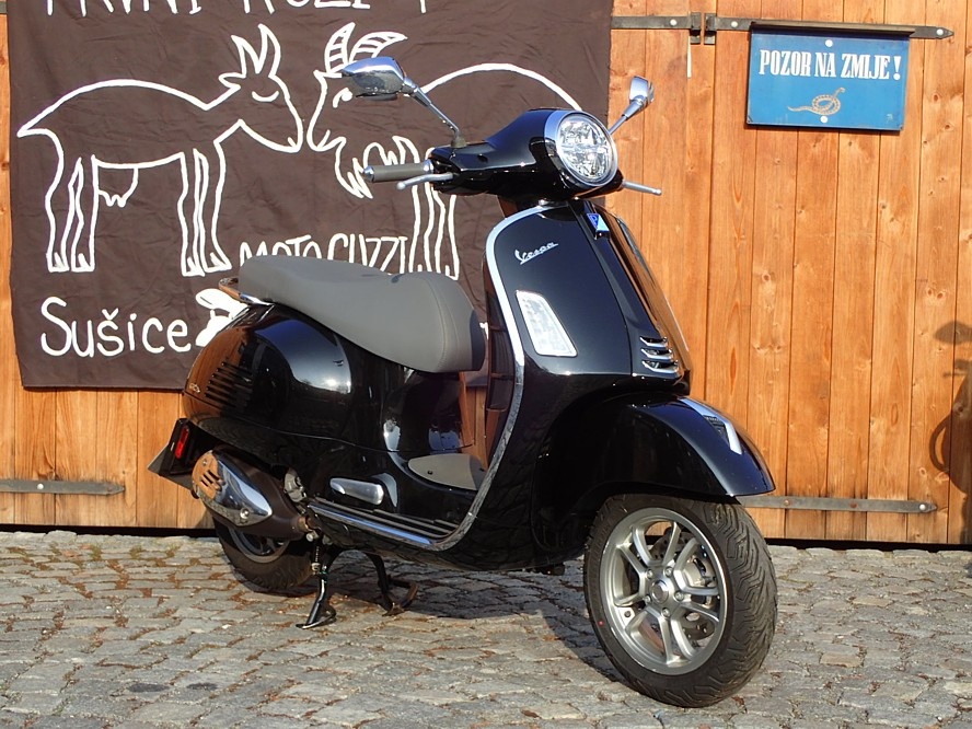 VESPA GTS 300 Super - 6
