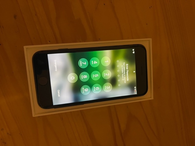 iPhone 8 - 64 GB - 6