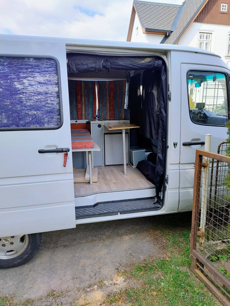 Obytný Mercedes Sprinter 212D - 6