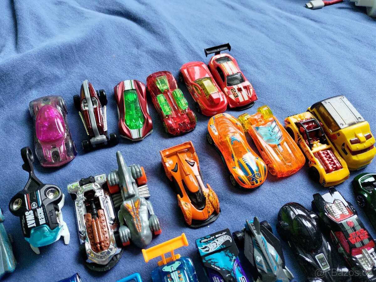 Hot Wheels - 6