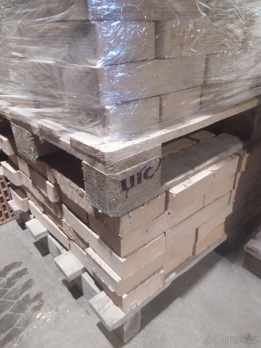 Cihly různé - šamotky, nové, staré pálené - 6