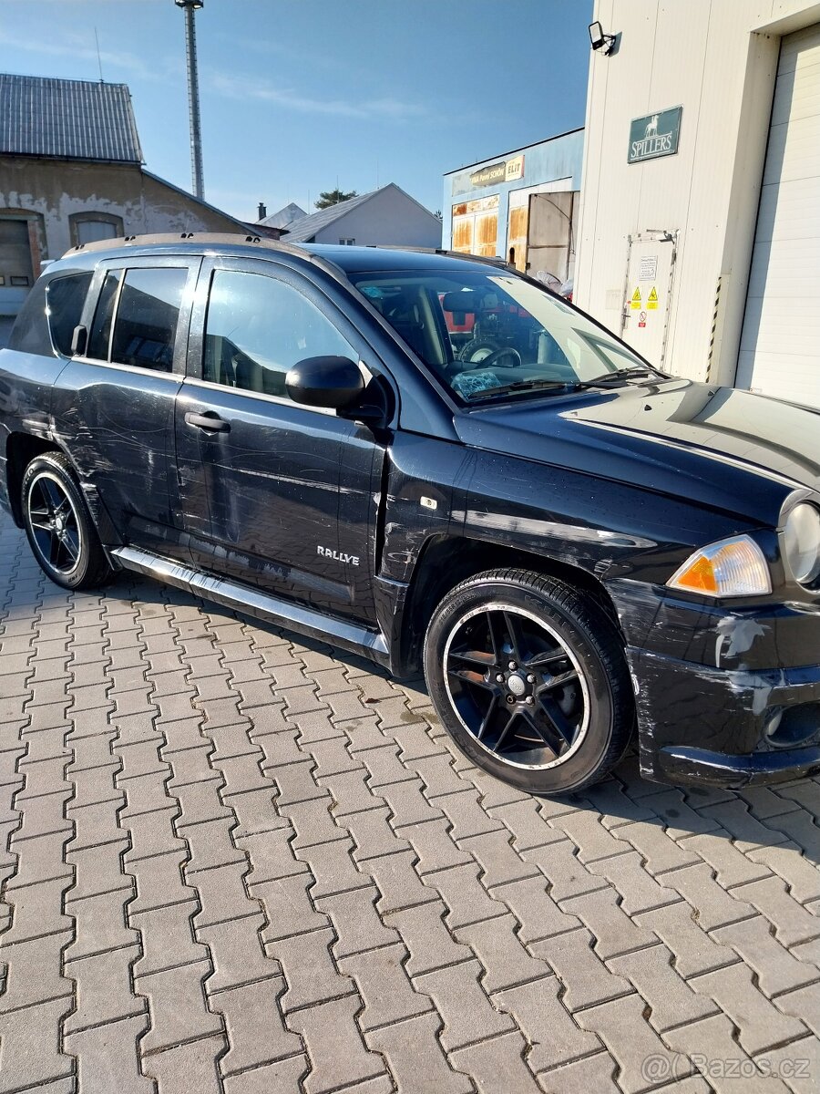 Jeep Compass 2.0 TDi 103 kW, ČTĚTE - 6