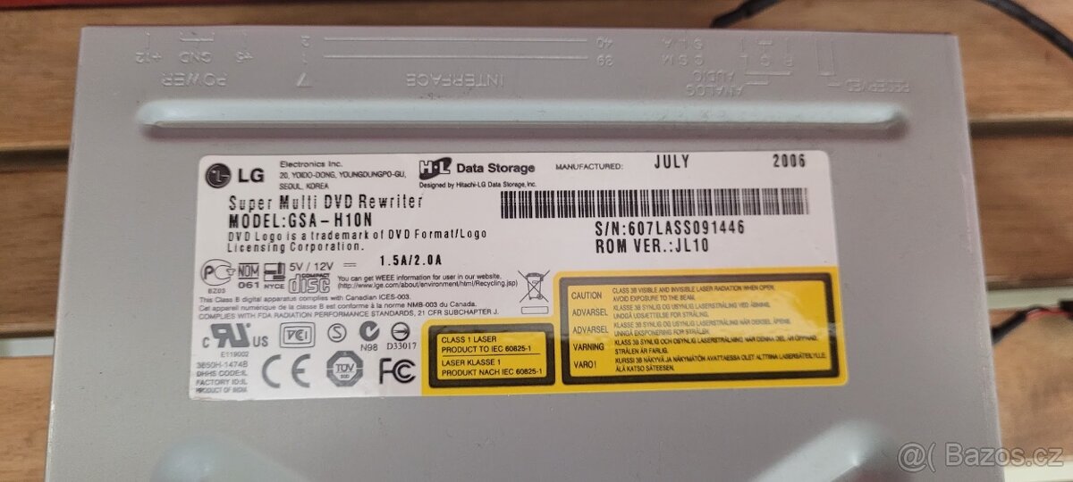 DVD vypalovačka, PC zdroj, disketová jednotka - 6