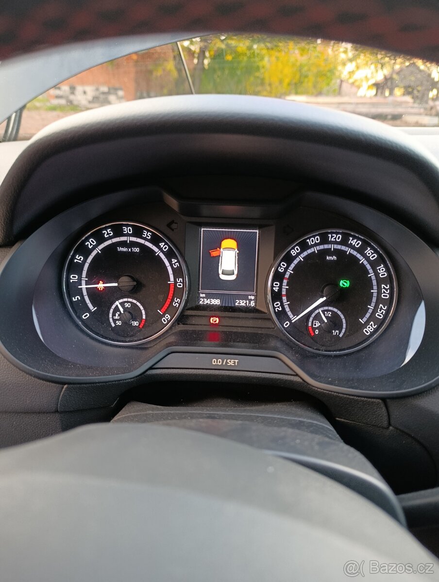 ŠKODA OCTAVIA COMBI III RS - 6