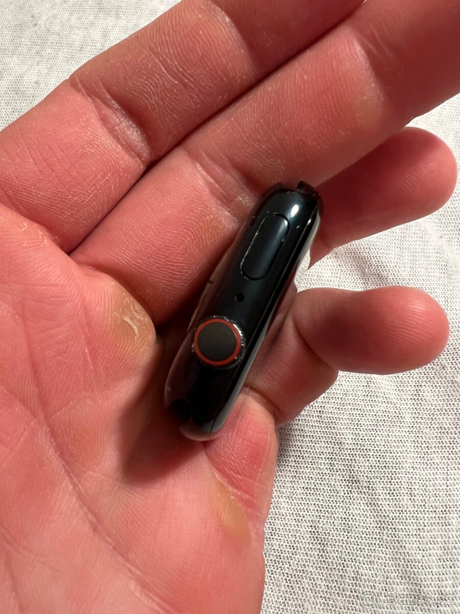 Apple Watch Series 7 45mm Cellular - 6