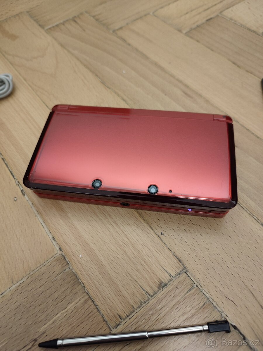 Nintendo 3ds červené + 10 her Super stav - 6