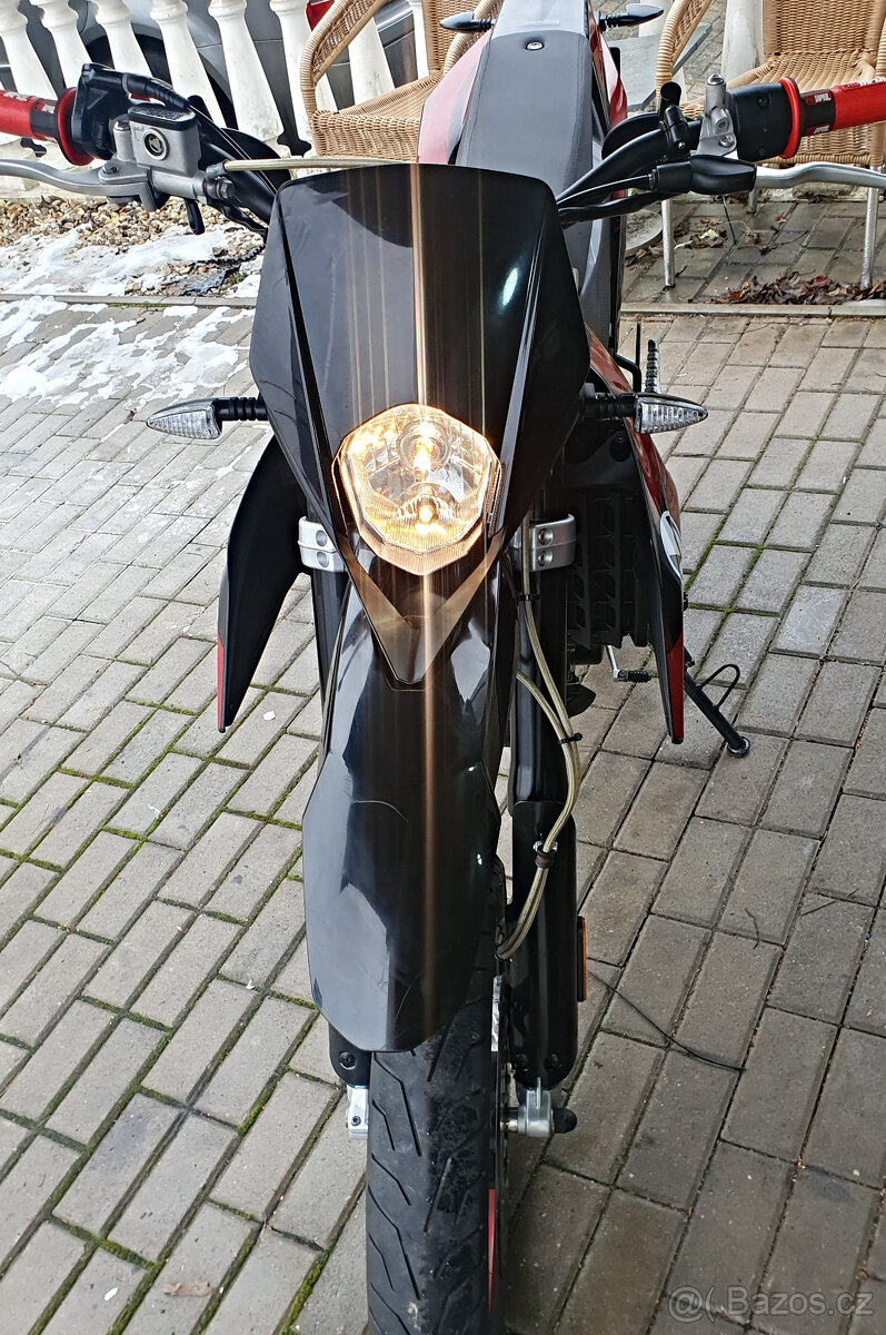 Malaguti XSM 125 jako Aprilia SX125 - 6