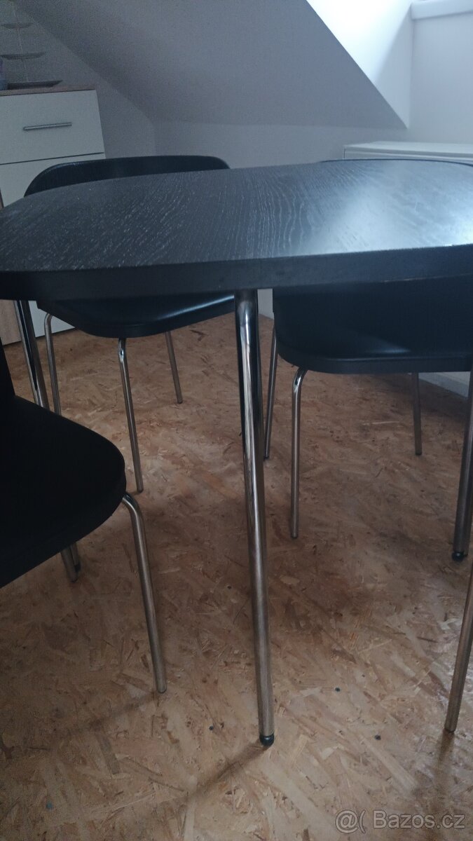 Prodám jídelní stůl a židle - 6