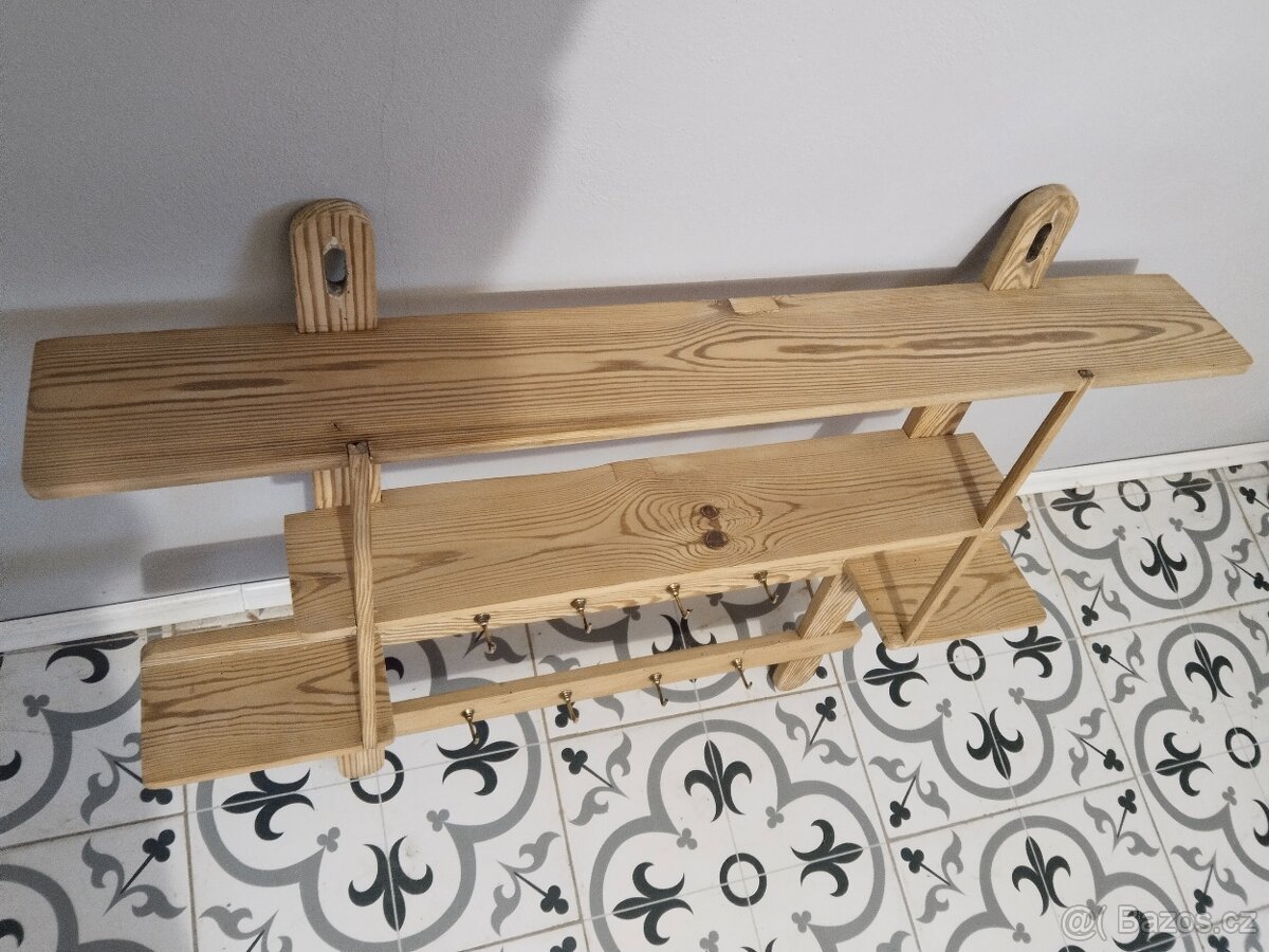 Stará police na kořenky, polička po renovaci - 6